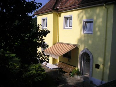 zentrale 2-Zimmer Nichtraucher-Wohnung in Übersee