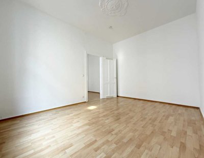 Sofort frei: Renovierte 2-ZKB Altbauwohnung im beliebten Rheingauviertel (Provisionsfrei)