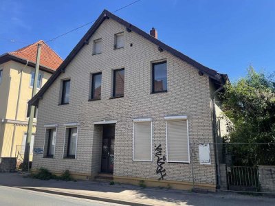***Unterhalb des beliebten Musikerviertels*** Großes Wohnhaus auf 618 m² Grundstück