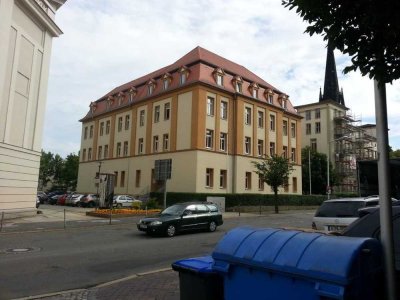 Renovierte möblierte Stadtwohnung (rechts)