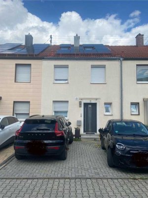 Modernisiertes Reihenmittelhaus in attraktiver Lage - Ideal für Familien & Pendler