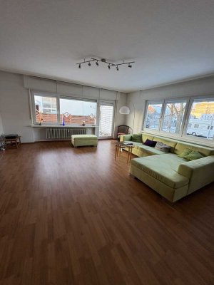 Einfamilienhaus (EG) mit Garage, Groß Garten & Terrasse und Wallbox in Walldorf