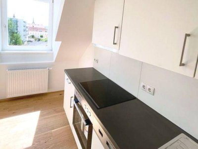Ruhige 2 ZIMMER-Wohnung + extra Küche möbliert + neuwertiges Bad mit Dusche / WC + nähe Hauptbahnhof