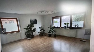 700 € - 83 m² - 3.0 Zi.
für Nichtraucher und ohne Haustiere