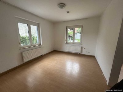 Helle und großzügig geschnittene 2 Zimmer Erdgeschosswohnung sucht neuen Mieter!