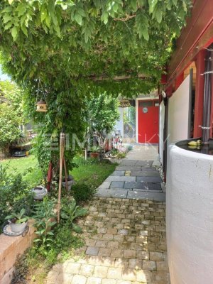 Gemütliches Landhaus in ruhiger Sackgasse! Nebengebäude und Garage!