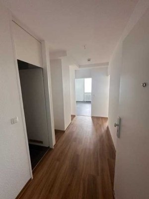 Schöne 2-Zimmer-Wohnung mit Balkon zu vermieten!