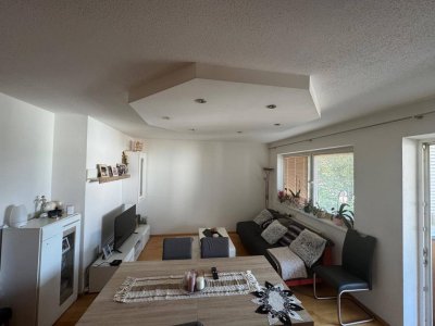 Geräumige 4-Zimmer-Wohnung zu verkaufen!!