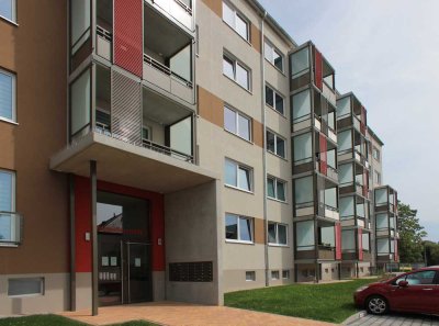 Barrierefreie 2-Raum-Wohnung mit bodengleicher Dusche u. Balkon in Gera-Ost