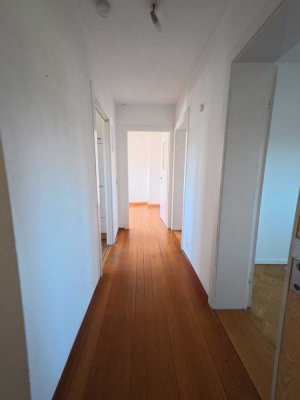 Helle 4-Zimmer-Wohnung mit Balkon in ruhiger Lage von Mühlburg