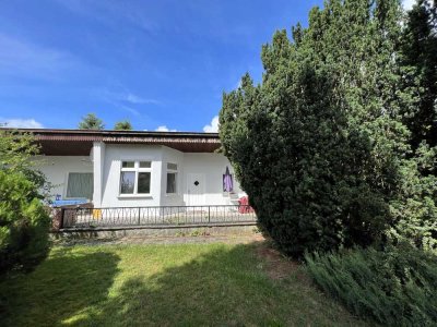 Freundliches, modernisiertes Wochenendhaus auf sonnigem Eigenlandgrundstück am Schweriner Außensee