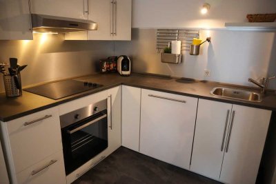 Lichtdurchflutetes Apartment, saniert und voll möbiliert