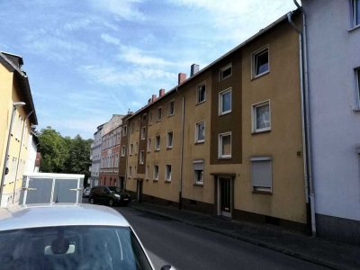 Lohstr. 13, schöne 3,5 Zi.- Whg. im EG zu vermieten