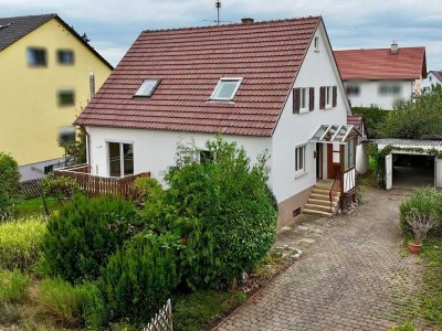 Zentrumsnah wohnen im eigenen Haus mit großem Garten!