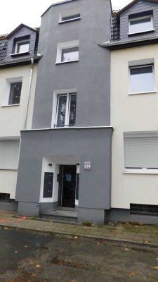 Großzügige 3-Zimmer-Wohnung - wird komplett renoviert!