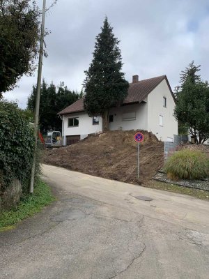 Charmantes Familienhaus mit vielseitigem Potenzial – Hanggrundstück mit Teilungsmöglichkeit