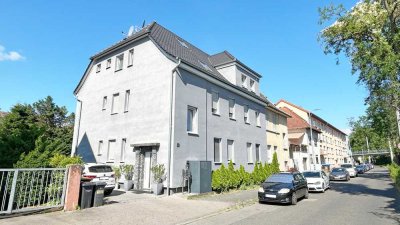 Wohnen mit Weitblick: Moderne Maisonette-Wohnung mit Dachterrasse & Charme