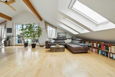 VON PRIVAT !!! Highlight 4-Zimmer Dachgeschosswohnung mit 2 Balkone