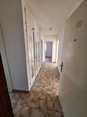 3 Zimmer Wohnung mit Balkon