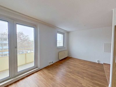 Schöne 3-Zimmer-Wohnung mit EBK, BALKON und Wannenbad