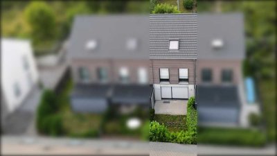 Familientraum auf drei Etagen – charmante Mittelhaushälfte in bester Lage!