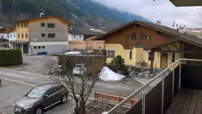 Wohnung in ruhiger Lage, 3 Zimmer, Küche und Wohnen getrennt, mit Abstellplatz und Kellerabteil