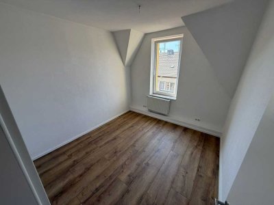 *Modernisierte 4 Zimmer Wohnung inkl. EBK in Mönchengladbacher Innenstadt*