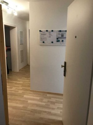 *2-Zimmer Terrassewohnung * WG - geeignet* Einbauküche* 5 Min. zur S-Bahn
