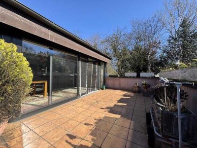 Luxuriöses Wohnen in einem 2 FH: Dachterrasse, Wintergarten, Kamin, 2 Bäder, Doppelgarage...