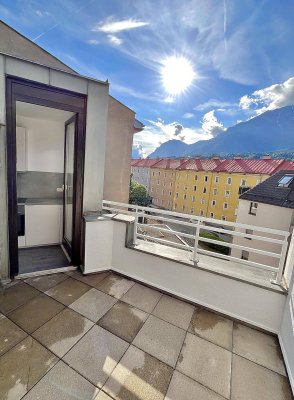 PROVISIONSFREI: Exklusive Dachgeschosswohnung in Toplage – Lichtdurchflutet und mit spektakulärem Nordkettenblick