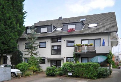 2-Zi. Whg. neues Bad, Balkon im 1. OG in GL-Refrath, Grarage / Stellpl. , 200m ÖPNV, Fahrradkeller
