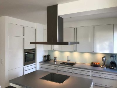 Sehr, sehr helle 2-Zimmer Wohnung mit Balkon in Frankfurt Nähe Merianplatz