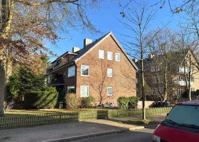 STILVOLLE MODERNISIERTE MIETWOHNUNG IN BERGEDORF