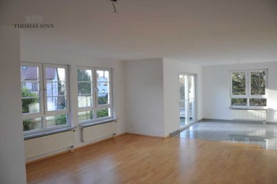 GEPFLEGTE 3,5-ZIMMER-EG-WOHNUNG MIT GARAGENSTELLPLATZ UND SEPARATEM HOBBYRAUM IM SOUTERRAIN