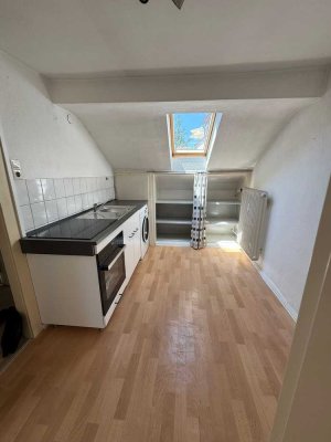 Stilvolle, gepflegte 2-Raum-DG-Wohnung in Mannheim