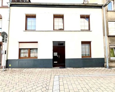Sanierter Altbau im Herzen von Euskirchen *Einziehen + Wohlfühlen*