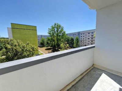Licht an, Alltag aus: 3-Zimmer-Oase mit Sonnenbalkon & Wannenbad - Perfekt für Zwei (oder Drei)