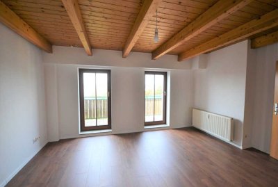 +++Dem Himmel so nah...  Süßes Dachgeschoss mit Einbauküche, Tageslichtbad und Balkon+++