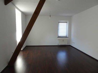 Helle Maisonette Wohnung 2 Zimmer, Küche, Diele, Bad