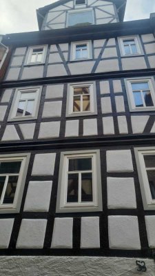 Renoviertes, denkmalgeschütztes Mehrfamilienhaus inmitten der Klingenberger Altstadt