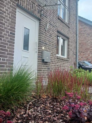Hübsche einladende Doppelhaushälfte mit Garten und Garage + Stellplatz in DU-Winkelhausen