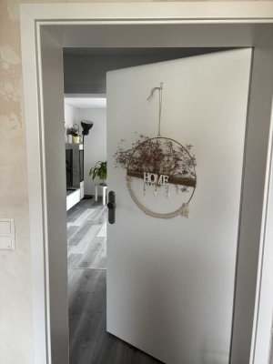Stilvolle, sanierte 3-Raum-Wohnung mit Balkon und EBK in Albstadt