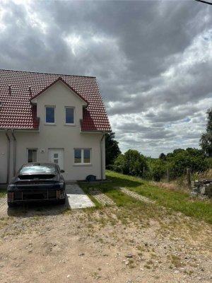 Haus mit Grundstück, ca 145m² ,  5 Zimmer, ruhiege Lage,  PKW Parkplätze, Energieeffizienz A+
