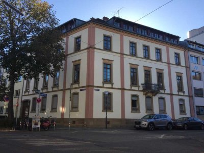 ** Wenn Wohnträume wahr werden! Umfassend sanierte 4-Zimmer Altbauwohnung im Herzen der City! **