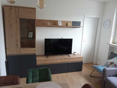 Kleine 2 - Zimmerwohnung komplett möbliert, Nähe Parkanlagen, langfristig zu vermieten
