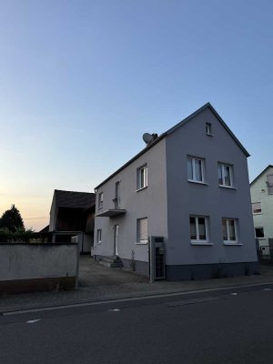 Preiswertes, großes und vollständig renoviertes 2-Zimmer-Haus in Rülzheim