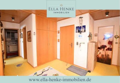 Schön geschnittene, sonnige 4-Zimmer Wohnung mit Fahrstuhl + großem Balkon...