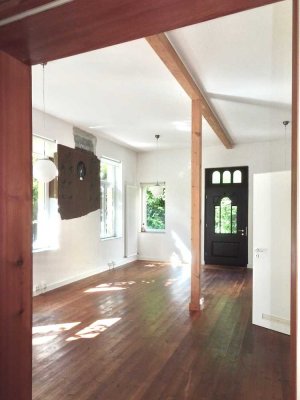 2-Zimmer Wohnung im charmanten Altbau in der Nähe des Stadthauses