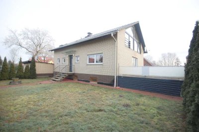 Einfamilienhaus in Rolfsbüttel – Großzügige 7 Zimmer und teilbares Grundstück für ein Neubau