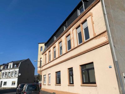 Schöne Wohnung im 1.OG mit Balkon